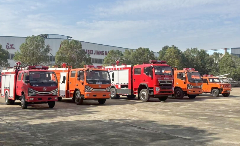 ���(q��)ɭ��ˮ����ĭ����܇(ch��)�����l(f��)�����ϣ�Ӳ���b�����������ֺ�������